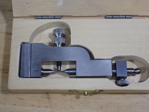 Bergeon 30001 Uhrmacher Kanone Ritzel Einrückwerkzeug sehr guter Zustand in Holzbox - Bild 1 von 8