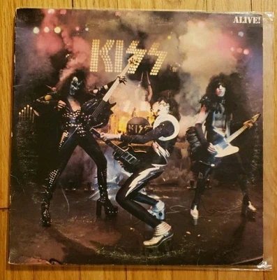 KISS - Alive Vintage Vinyl Double LP Record 1975 Casablanca GATEFOLD POSTER* VG+ - Image 1 of 4