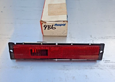 1981 1982 1983 Chrysler Cordoba Dodge Mirada NOS MoPar Rear SIDE MARKER LAMP - Image 1 of 3