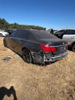 BLK LEFT FRONT DOOR ASSEMBLY 2011-2015 BMW 740IL Foto 1 de 4