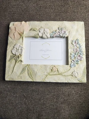 Cheri Blum Resin Stoneware Floral Photo Frame For 6" x 4" Picture #275 CP - Image 1 of 4