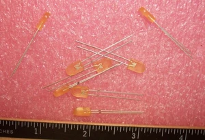 QTY (200) AY5379K-R STANLEY YELLOW DIFFUSED 2.5x5mm SEMI-ROUND LEDS 590nm 2.2V - Picture 1 of 10