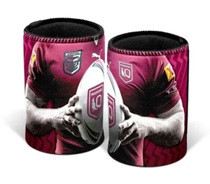 127598 QUEENSLAND QLD MAROONS 2025 NRL STATE OF ORIGIN PLAYER STUBBY CAN COOLER - Foto 1 di 1
