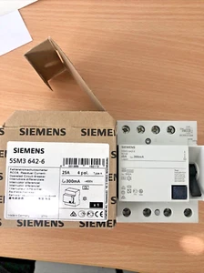 Siemens 5SM3642-6 Fi Schalter 25A 300mA 4polig - Bild 1 von 3