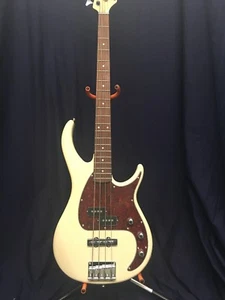 Peavey Milestone Bass Guitar - Picture 1 of 11
