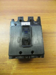ITE CIRCUIT BREAKER (CHIP) 3 POLE, 30 AMP, CAT# ET2633 ... WC-118 - Picture 1 of 5