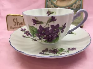 Shelley Ludlow Forma Viole Tazzina e Piattino - Malva Bordo - #13821 - Wow - Imagen 1 de 6