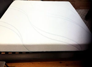 TEMPUR-Pro Adapt King Size 12" Medium Memory Foam Mattress Prime MINT CONDITION - Picture 1 of 4