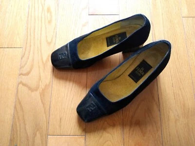 Zapatos de salón Fendi, charol negro puntera, tacón bloque gamuza, talla 4,5-5, tacones vintage Foto 1 de 4