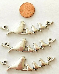 3 VOGEL AUF AST VERBINDER ANHÄNGER - VOGEL & FAMILIE - SILBERLEGIERUNG - 2,5" MAL 0,75" - Bild 1 von 2