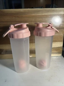 2 Pink Protein Shaker Bottles With Ball Mix 32oz - Picture 1 of 8