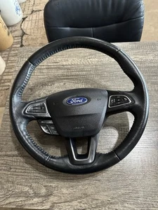 Ford Focus 2015-2018 volante negro OEM - Imagen 1 de 3
