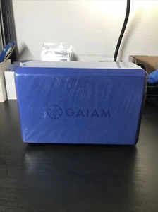 "Bloque de yoga Gaiam - Espuma EVA azul de apoyo sin látex superficie antideslizante 9x6x4""" - Imagen 1 de 7