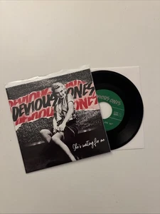 NEW 7" 45 * DEVIOUS ONES * SHES WAITING FOR ME - Imagen 1 de 2