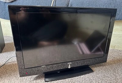 Isis ISI-22-900-COBU 22” HD Ready LCD TV/DVD Combi With Remote And Freeview - Image 1 of 4