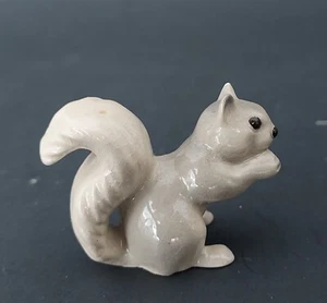 Hagen Renaker gray grey squirrel sitting eating tail w/ space hard to find, - Picture 1 of 9