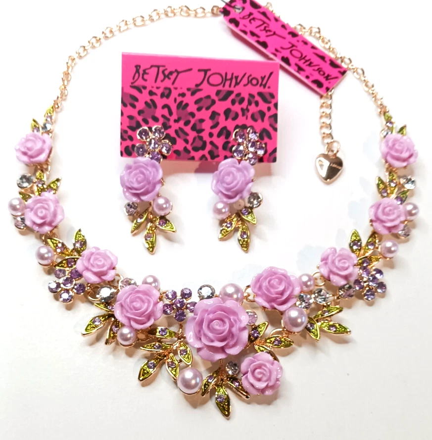 Juego de aretes collar Betsey Johnson diamantes de imitación gargantilla perlas flores rosa púrpura Foto 1 de 4