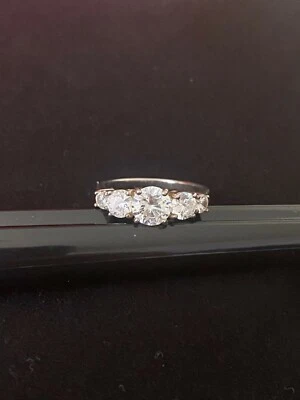 Anillo Diamonique de 5 piedras Estate de plata de ley 925 talla 10,5. Foto 1 de 4