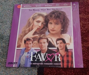 The Favor Laserdisc LD Brad Pitt Elizabeth McGovern Bill Pullman RATED R - Picture 1 of 2