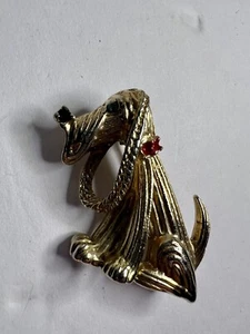 Brushed Textured Gold Tone Hound DOG Rhinestone Brooch Taiwan Vintage 12P - Picture 1 of 7