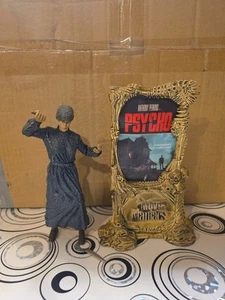 McFarlane Movie Maniacs - Psycho Norman Bates 17,5 cm Figur Aktion Figur  - Bild 1 von 10