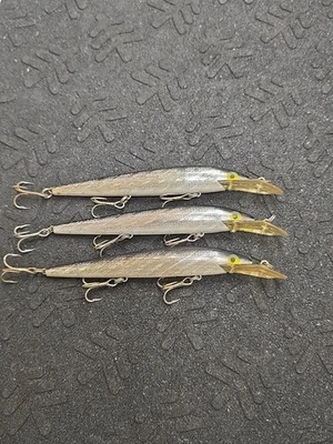(3) Vintage Rebel Fastrac Minnow Crankbait Fishing Lures Lot Of 3 - Image 1 of 4