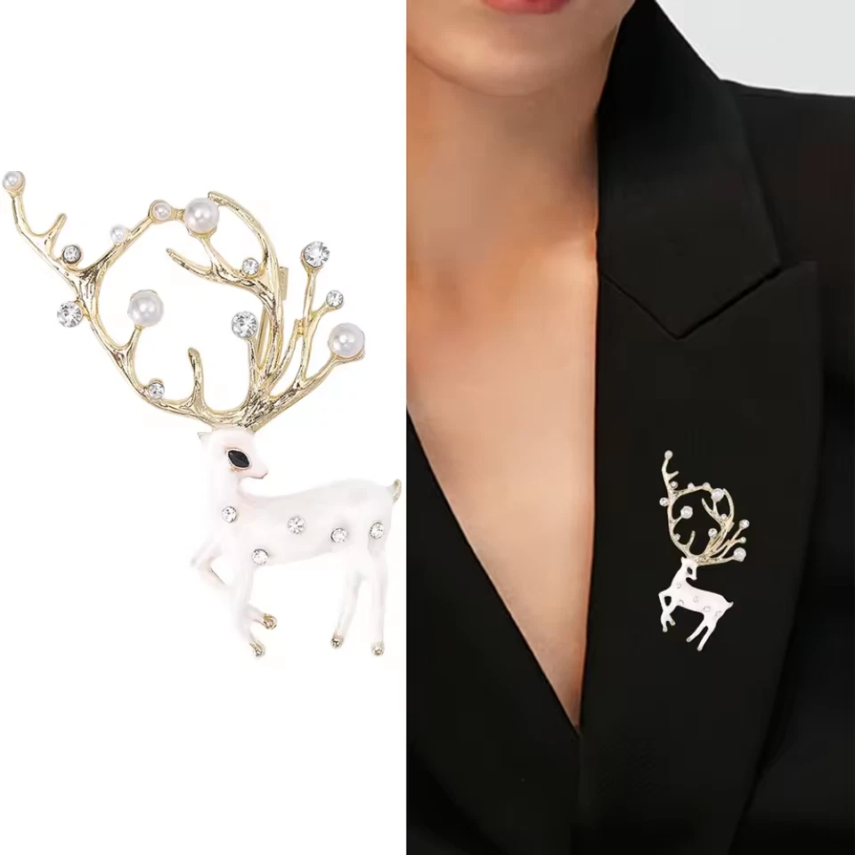 Broche de ciervo de Navidad esmaltado estrás perla prendedor, regalo de joyas de invierno de vacaciones Foto 1 de 4
