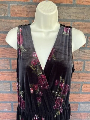 Mameluco Carpi Terciopelo Mediano Sin Mangas Terciopelo Estampado Floral Cuello en V Cintura Elástica Foto 1 de 4