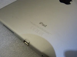 Apple iPad Pro 1st Gen 2017 10.5" A1701 64GB 12MP Tablet WiFi Silver - Working - Picture 1 of 8