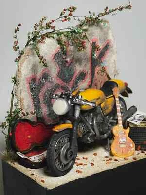 Ducati 750 Sport " Rock" scala 1/87 - realizzata a mano con materiali di riciclo - Immagine 1 di 4