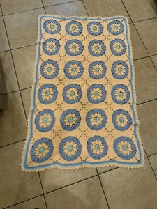Manta de ganchillo para bebé, regazo, tiro - colgante de pared - 56 X 35 pulgadas - Imagen 1 de 7