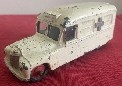 VINTAGE Camion Ambulance DAIMLER Modèle 253 Des Jouets Dinky Des Années 1950 - Photo 1/4