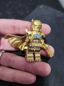 Hi-Quality Minifigure - Biosuit Batman, 2 Cape Configurations - Picture 1 of 6