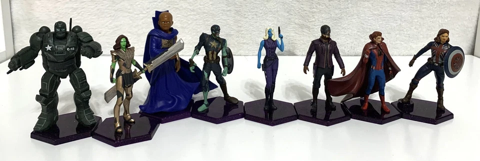 Lote de 8 bonecos Disney Marvel Avengers Superheroes PVC 4" enfeites de bolo - Imagem 1 de 4