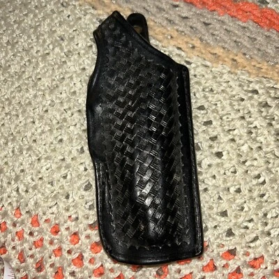 Vtg TRIPLE K 197-37 Black Leather Basket Weave Holster RH Semi Auto - Image 1 of 4