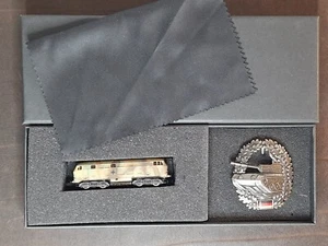 Märklin/AMM-UNIKAT Spur Z Diesellok BR. 216 D. Bundeswehr mit OVP und Emblem - Bild 1 von 18
