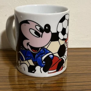 Fútbol americano por equipo de cerámica Disney Mickey Mouse 12 oz - Imagen 1 de 7