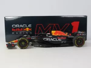 Minichamps Red Bull RB19 Verstappen Japanese World Champion 2023 1/18 110231701 - Foto 1 di 5