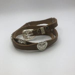 Cintura vintage Brighton in pelle marrone concho a forma di cuore western cowgirl 24" - Foto 1 di 9