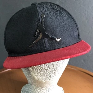 Air Jordan Jumpman Youth Snapback Hat Metal Logo Cap BLK/Red Textured Basketball - Picture 1 of 13