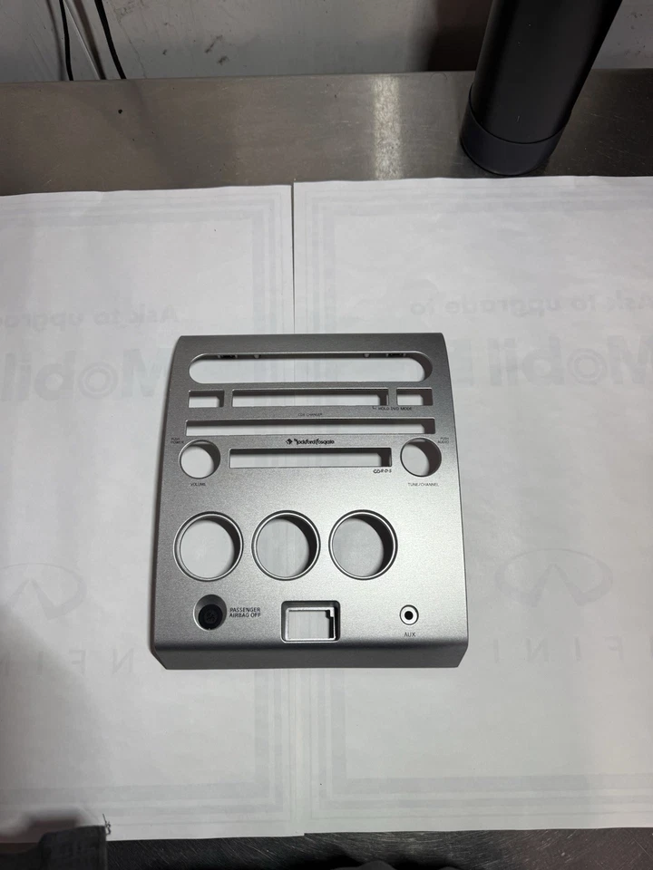 Nissan Armada Titan 2004-2007 control de clima radio bisel moldura placa de tablero OEM Foto 1 de 4