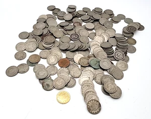 Lot of 250 Unsearched Victory Nickels Lot. H212 - Picture 1 of 12