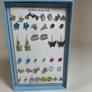 Lot of 20 pairs Nice Goldtone Silvertone  Dangle Stud Mixed Pierced Earrings - Picture 1 of 12
