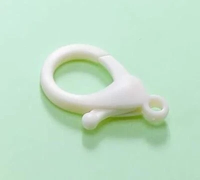 20 - Cierres de garra de langosta blanca y anillos de salto abiertos Foto 1 de 2