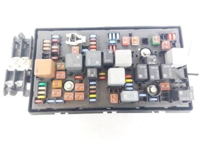 13275882 SCATOLA FUSIBILI OPEL INSIGNIA (68-69) 2.0 CDTI 16V MAN 6M 160CV 2009 4 - Immagine 1 di 3