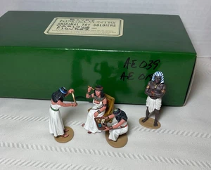 King & Country 1/30th scale AE039 & AE019 Cleopatra, Her Handmaidens & Bodyguard - Picture 1 of 13
