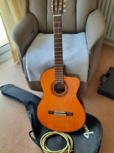 Beautiful Takamine Eg128sc Electric Acoustic Guitar Incl Fender Gig Bag