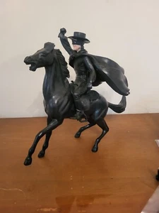 Disney Marx Zorro Guy Williams con silla de montar tornado y repro sombrero máscara capa - Imagen 1 de 16