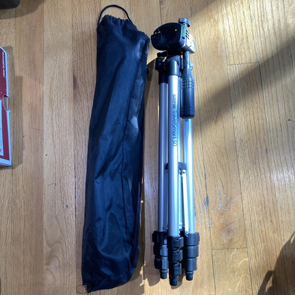 Sunpak - Trípode TravelSmart 50” aluminio de 3 vías con cabezal inclinable y panorámico Foto 1 de 1