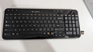 Logitech K360 Teclado de Escritorio USB Inalámbrico Compacto Teclado Completo Negro Brillante - Imagen 1 de 4